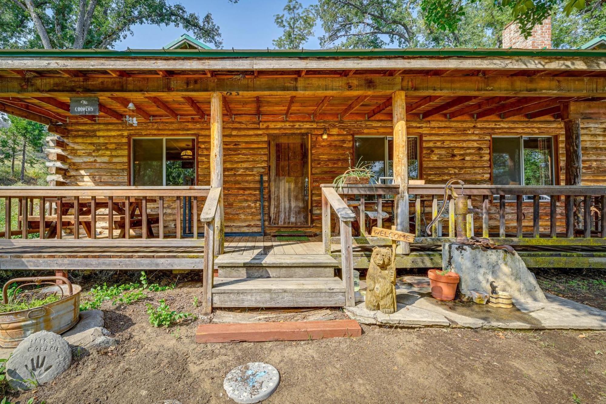 Cozy Family-Friendly Badger Retreat With Fireplace! エクステリア 写真