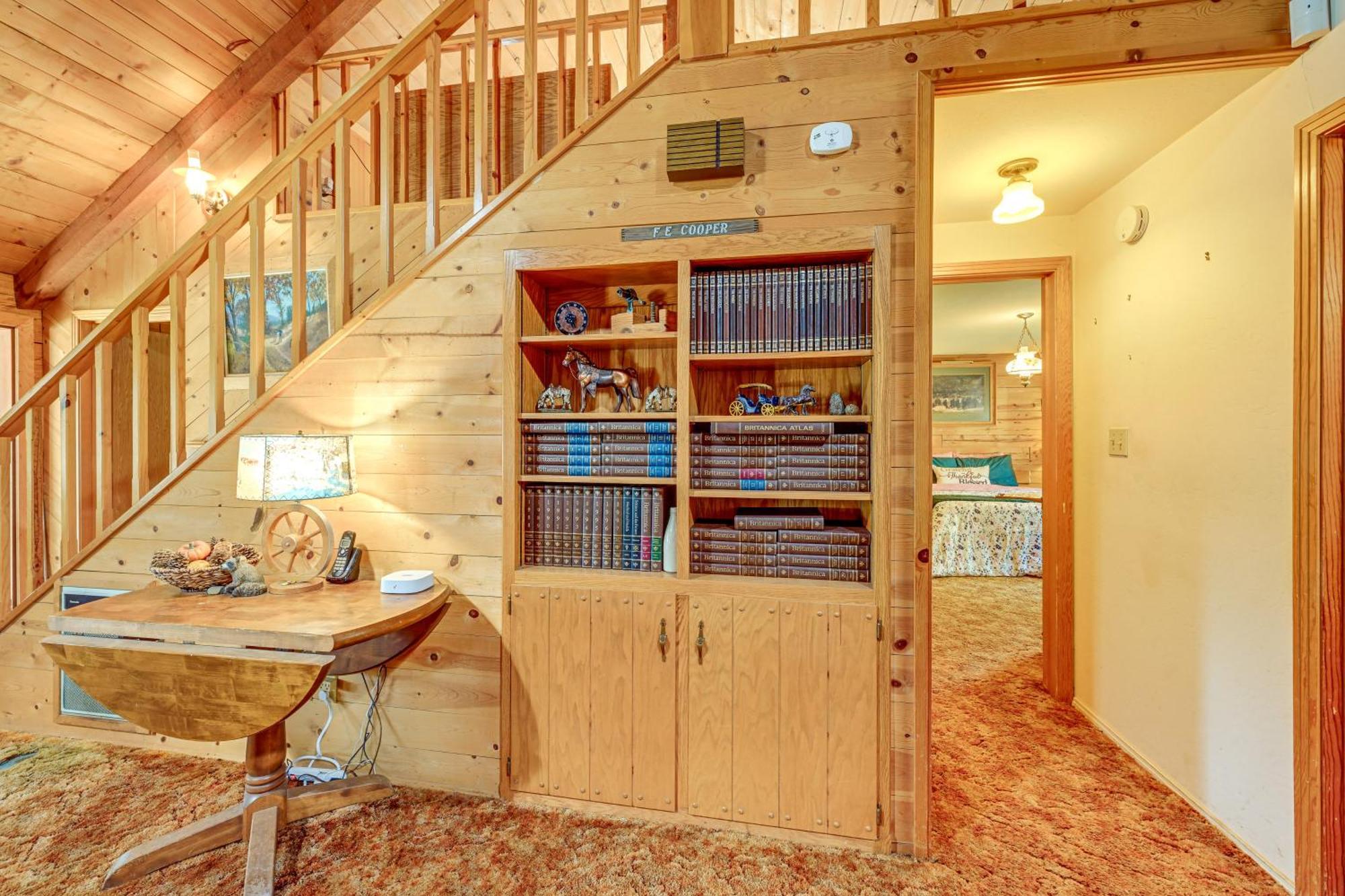 Cozy Family-Friendly Badger Retreat With Fireplace! エクステリア 写真
