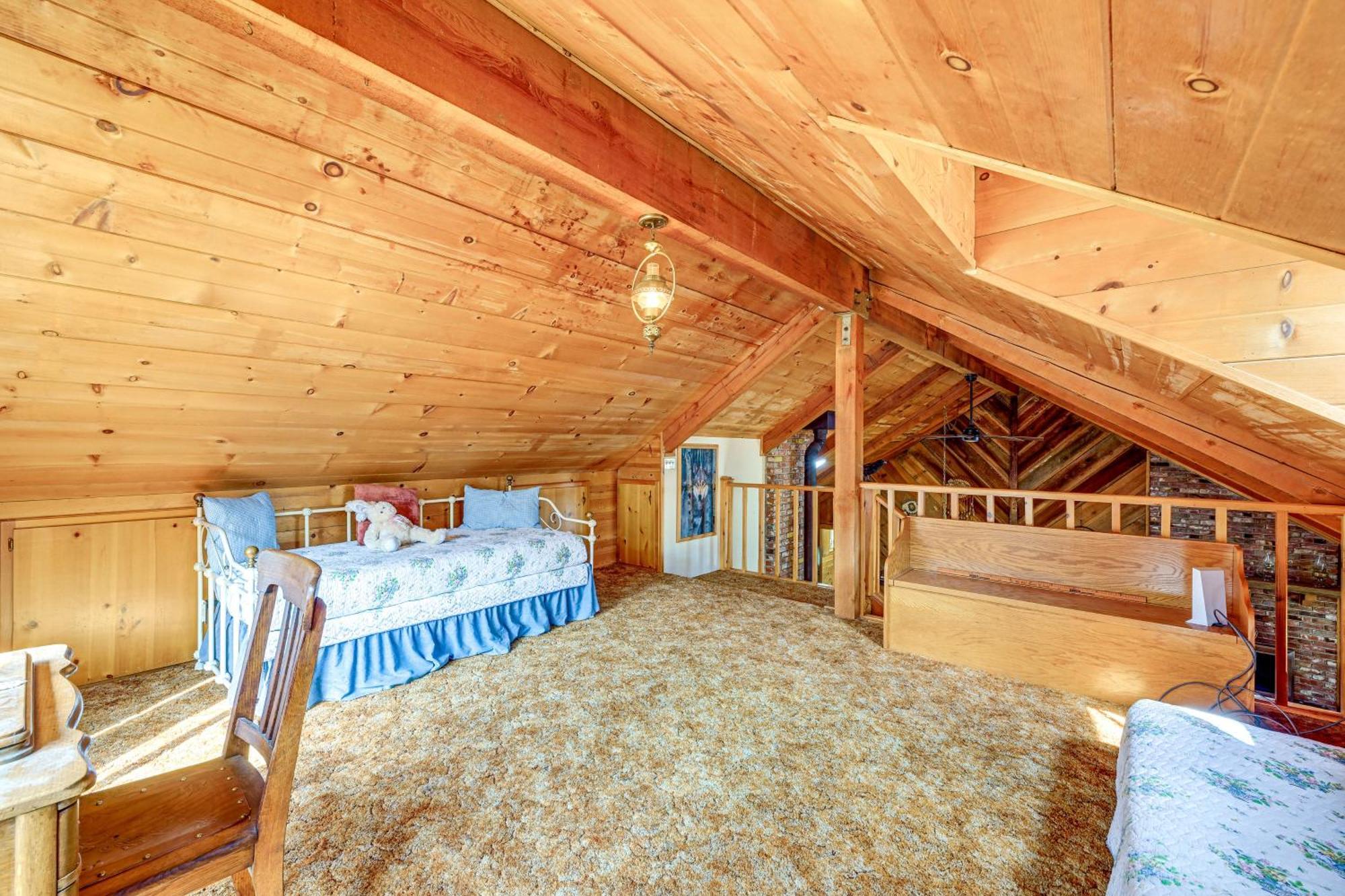 Cozy Family-Friendly Badger Retreat With Fireplace! エクステリア 写真