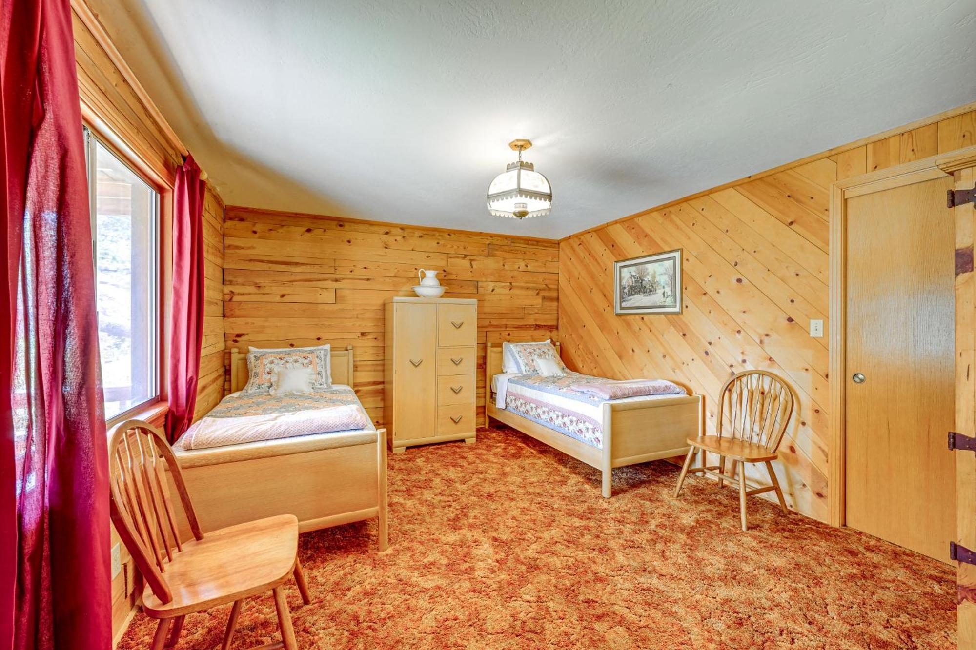 Cozy Family-Friendly Badger Retreat With Fireplace! エクステリア 写真