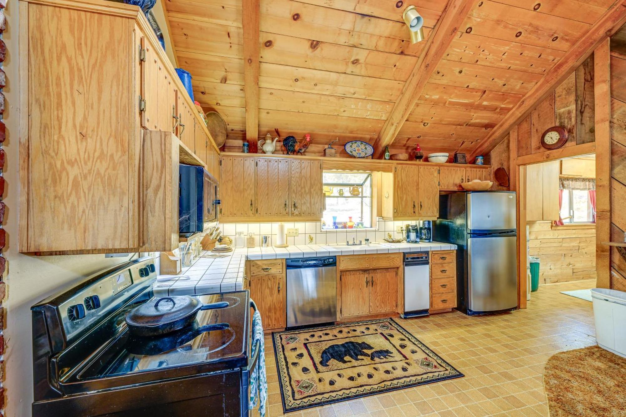Cozy Family-Friendly Badger Retreat With Fireplace! エクステリア 写真