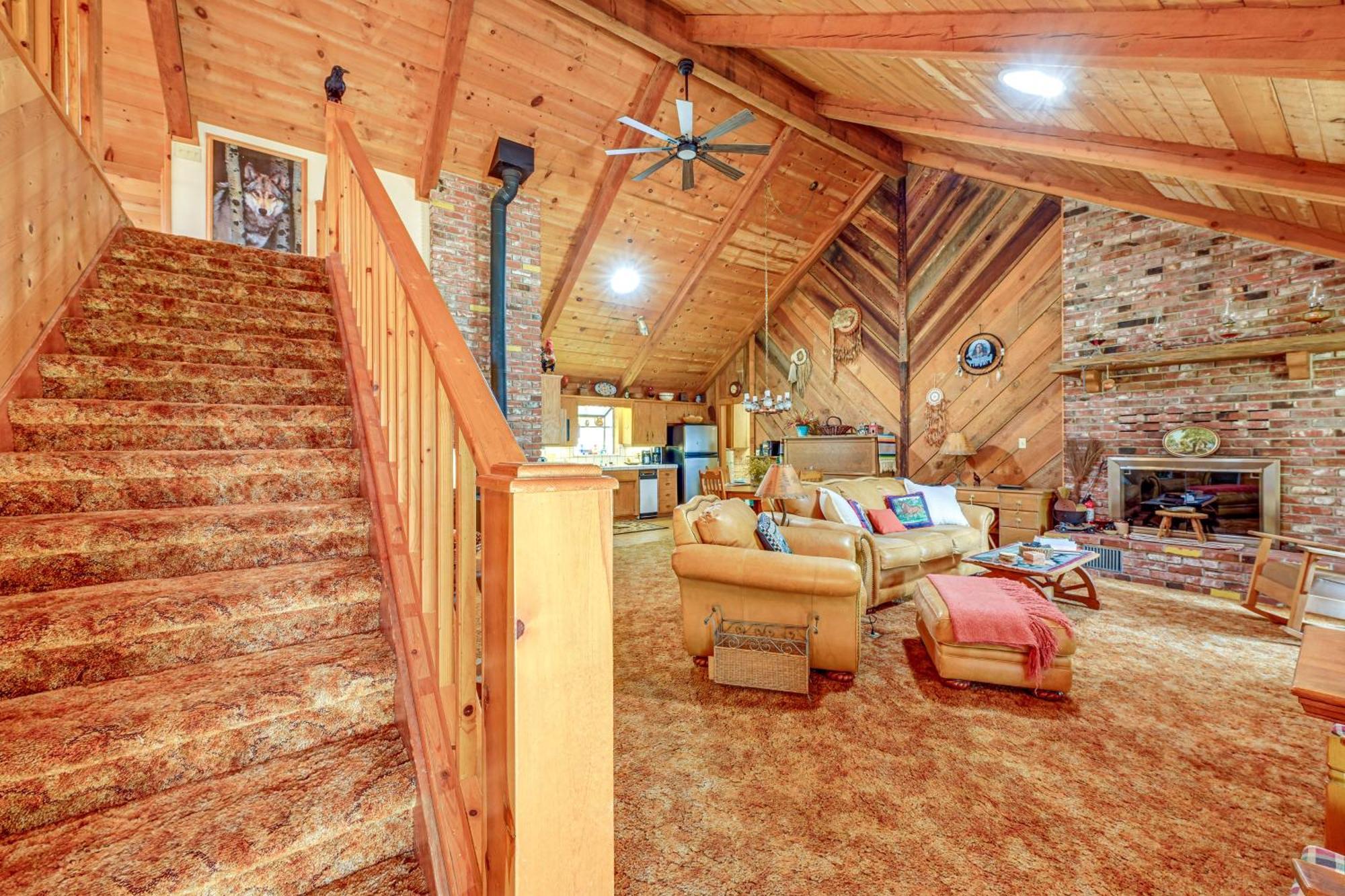 Cozy Family-Friendly Badger Retreat With Fireplace! エクステリア 写真