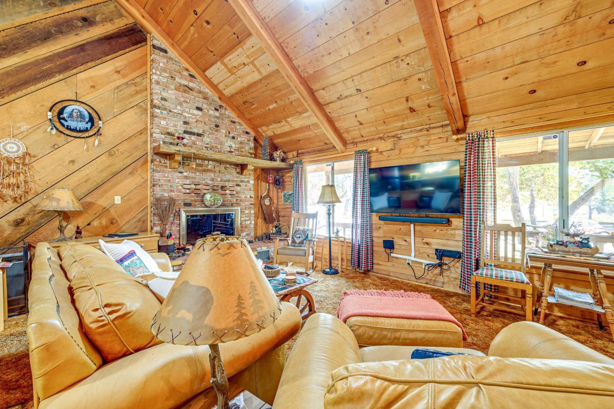 Cozy Family-Friendly Badger Retreat With Fireplace! エクステリア 写真
